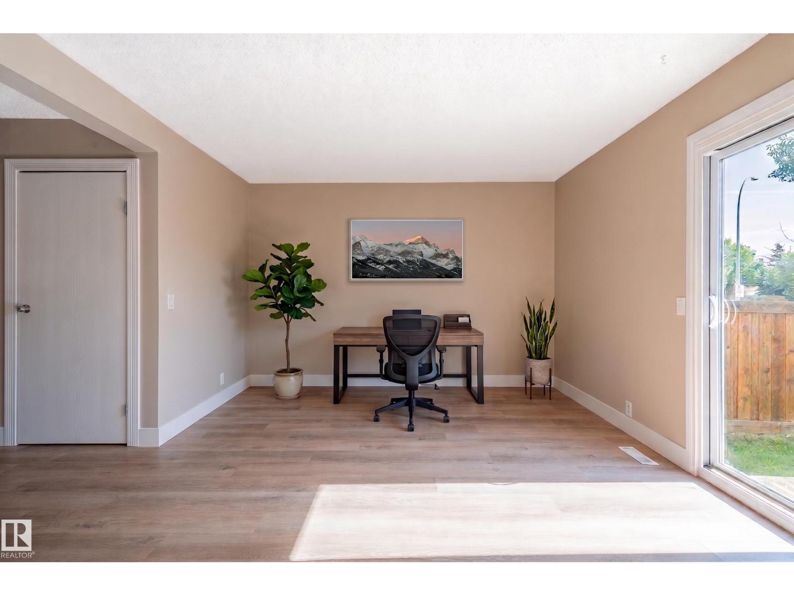#34 14511 52 ST NW - 25
