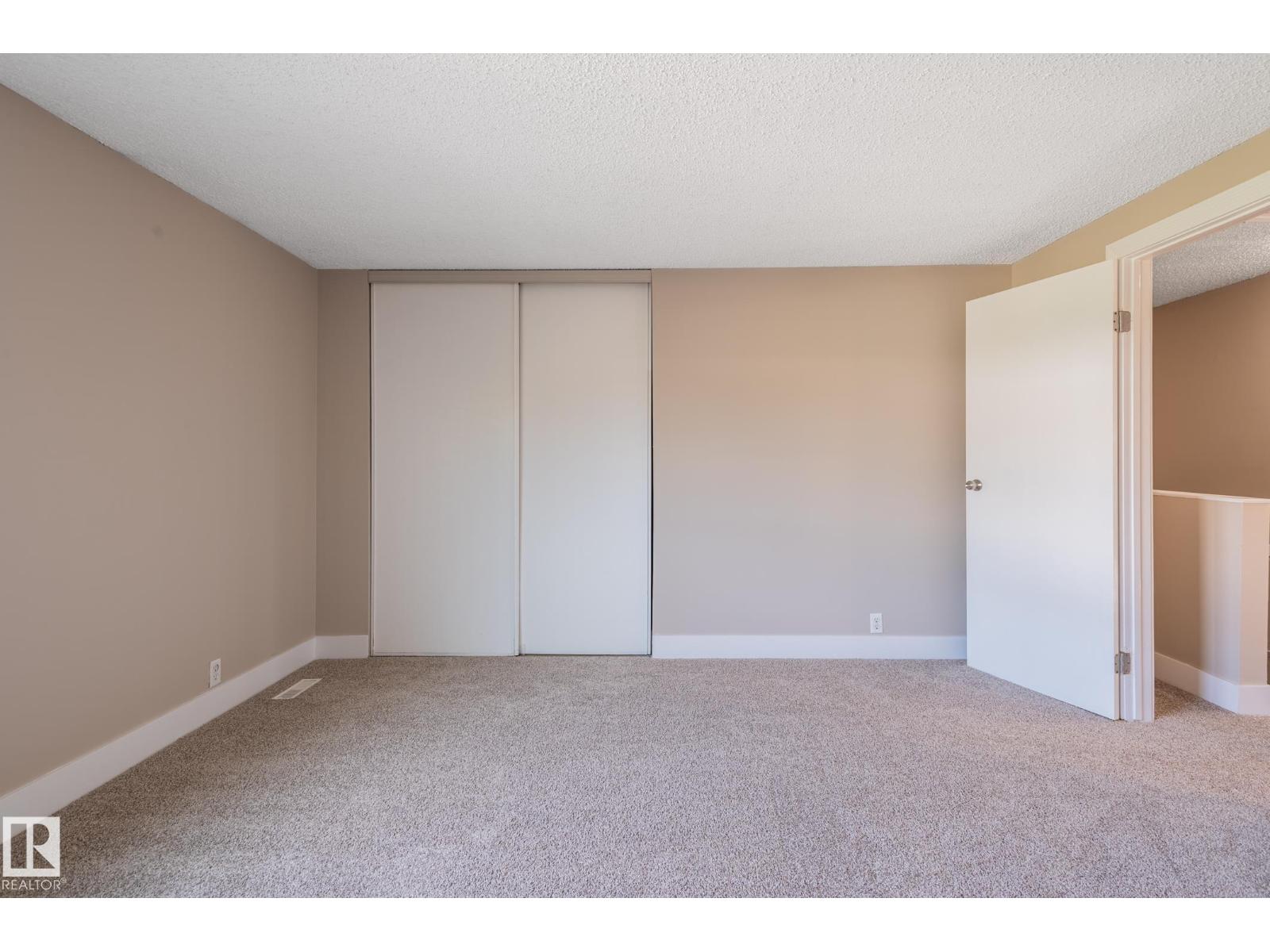 #34 14511 52 ST NW - 33