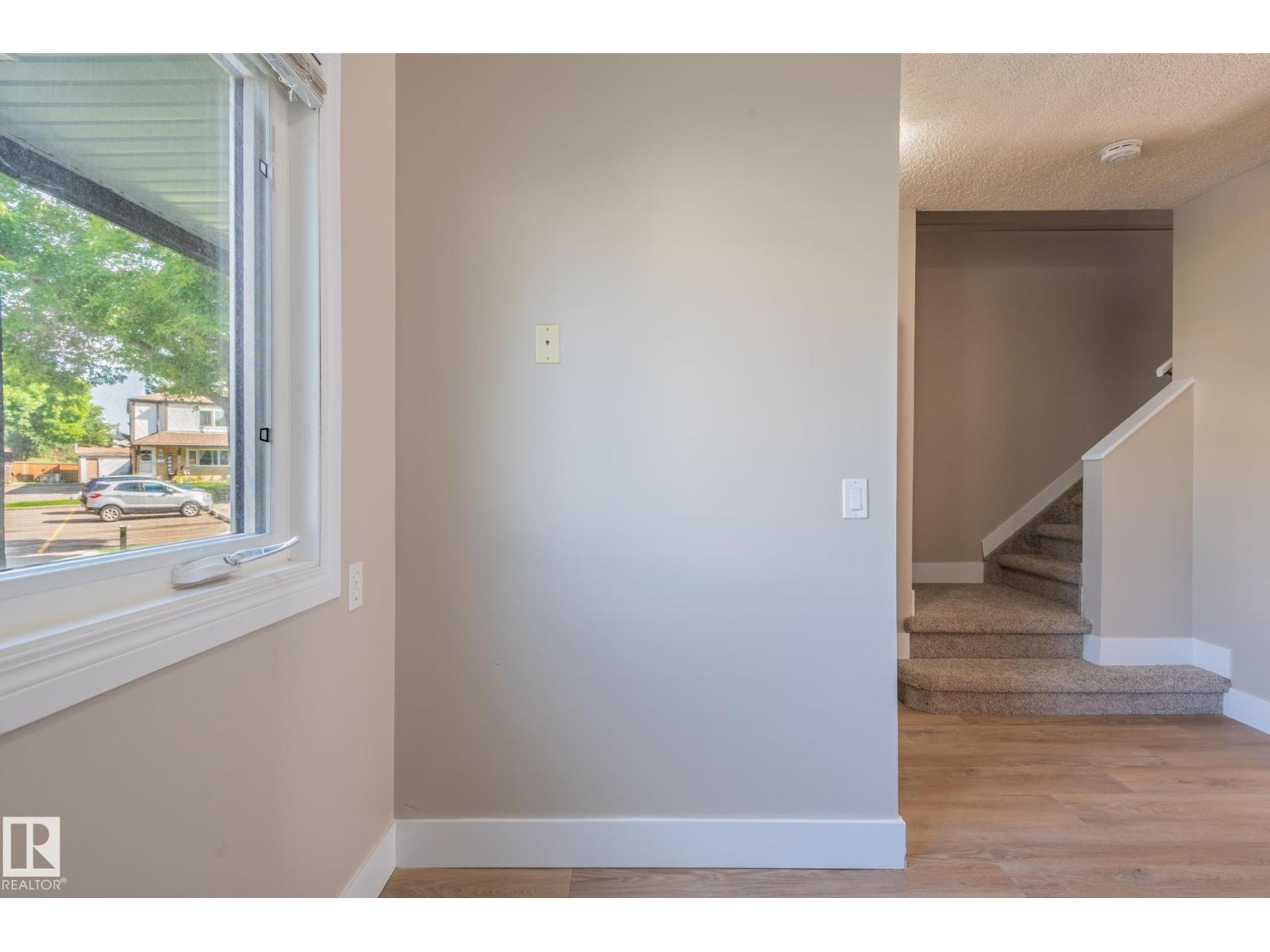 #34 14511 52 ST NW - Image 17