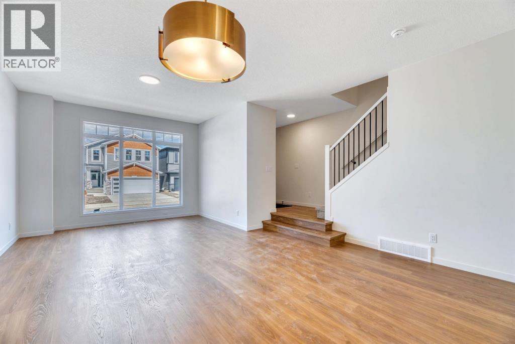 244 Marmot Grove NW - 12