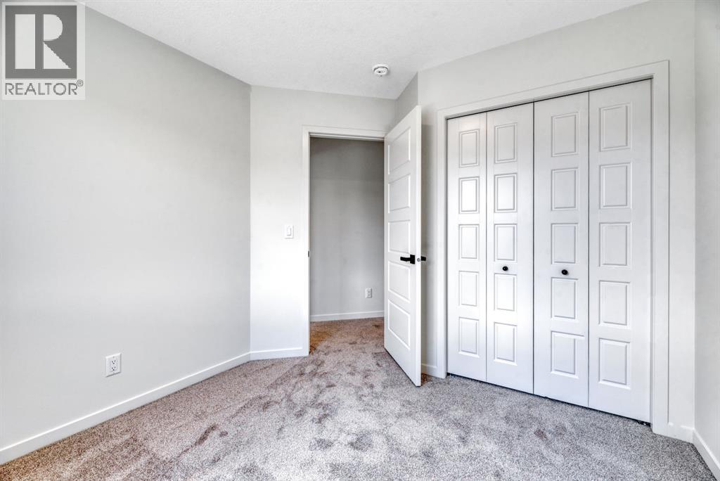 244 Marmot Grove NW - 32