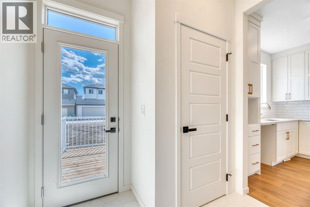 244 Marmot Grove NW - 20