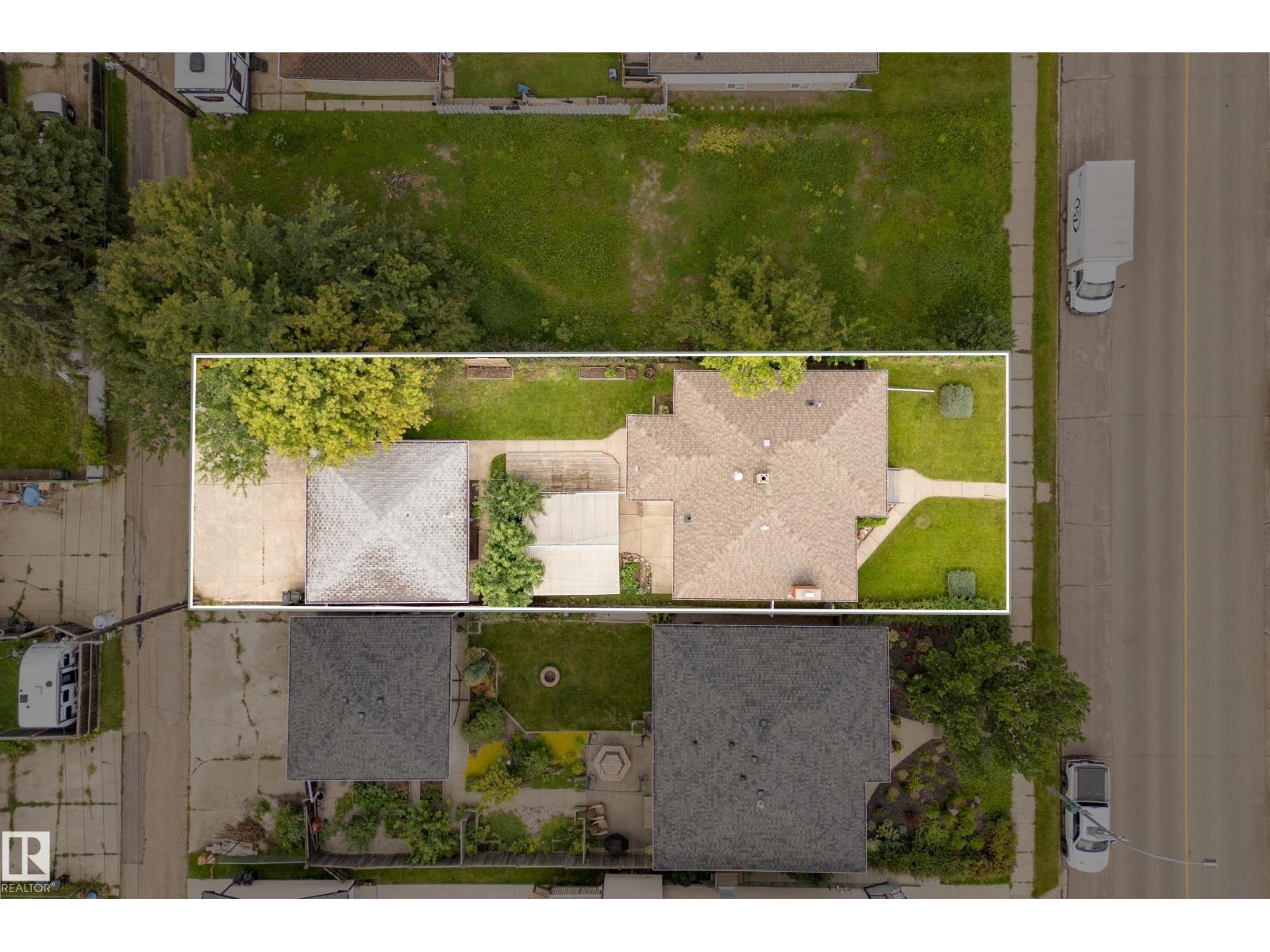 10426 79 ST NW - 5