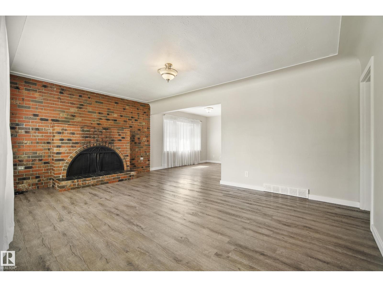 10426 79 ST NW - 23