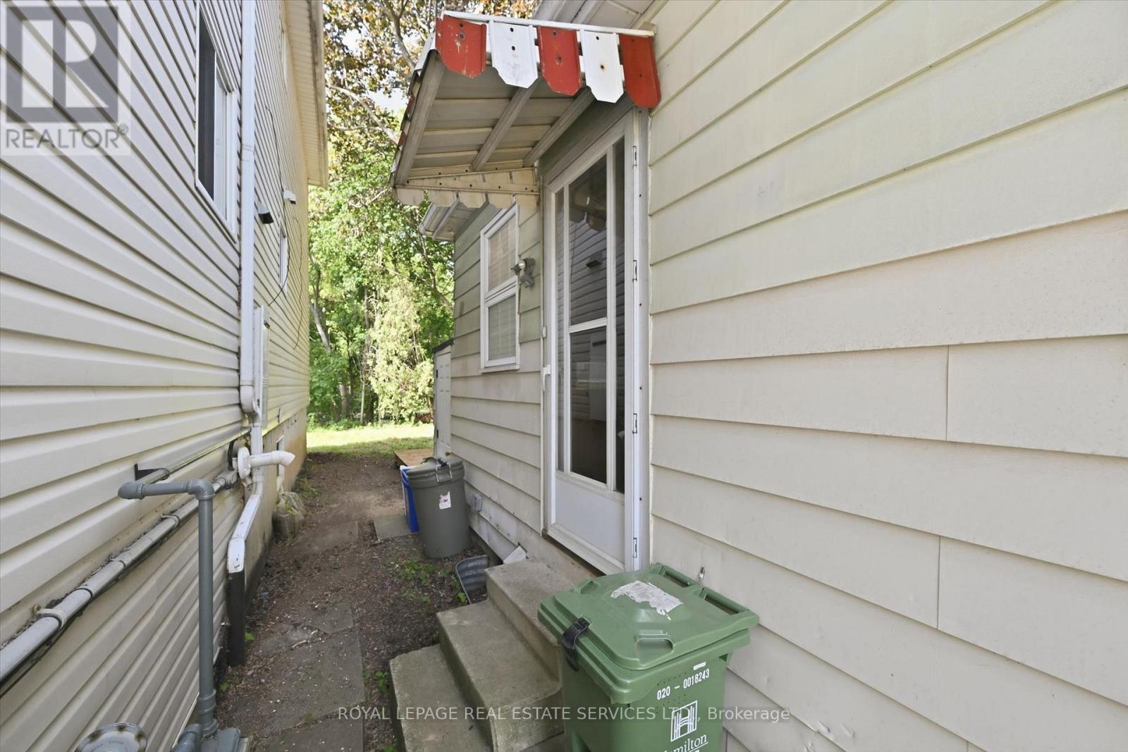 70 WARD AVENUE - 23