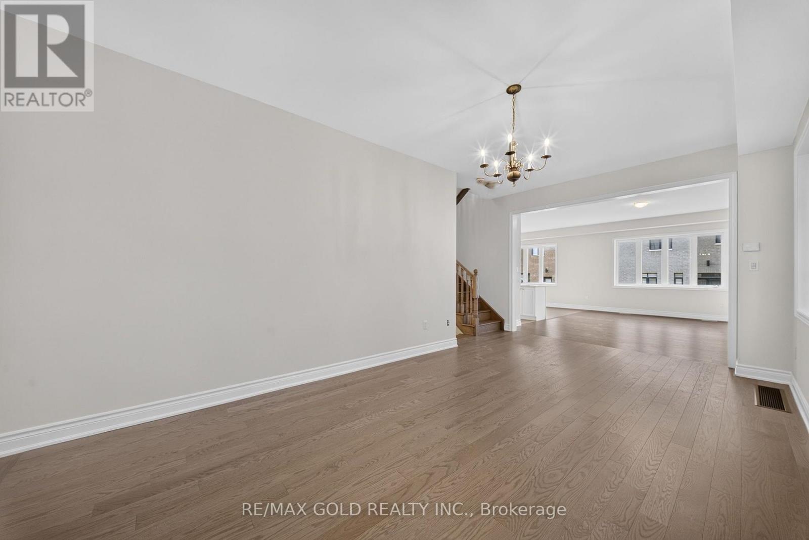 11 KEYWORTH CRESCENT - 11