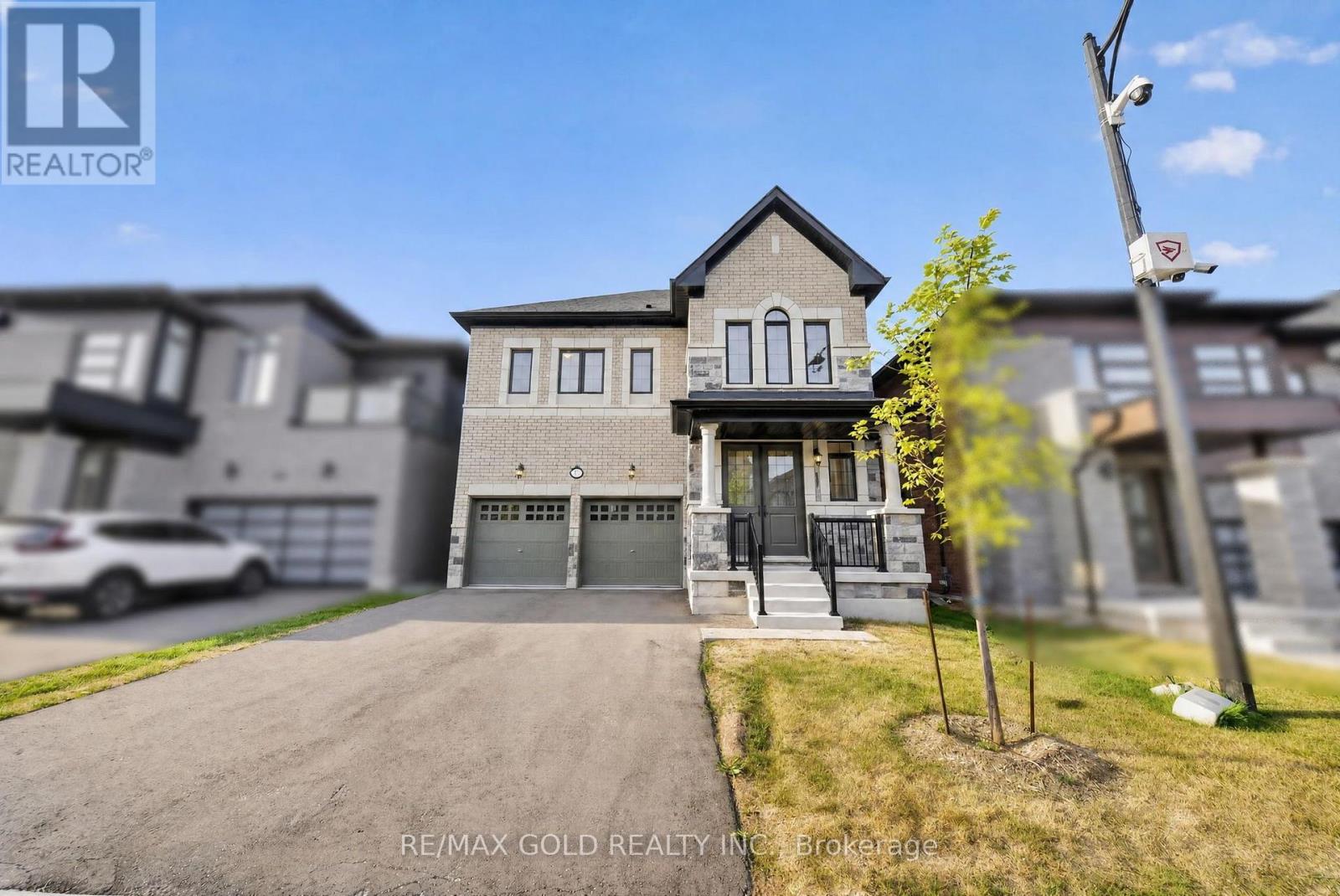 11 KEYWORTH CRESCENT - 2