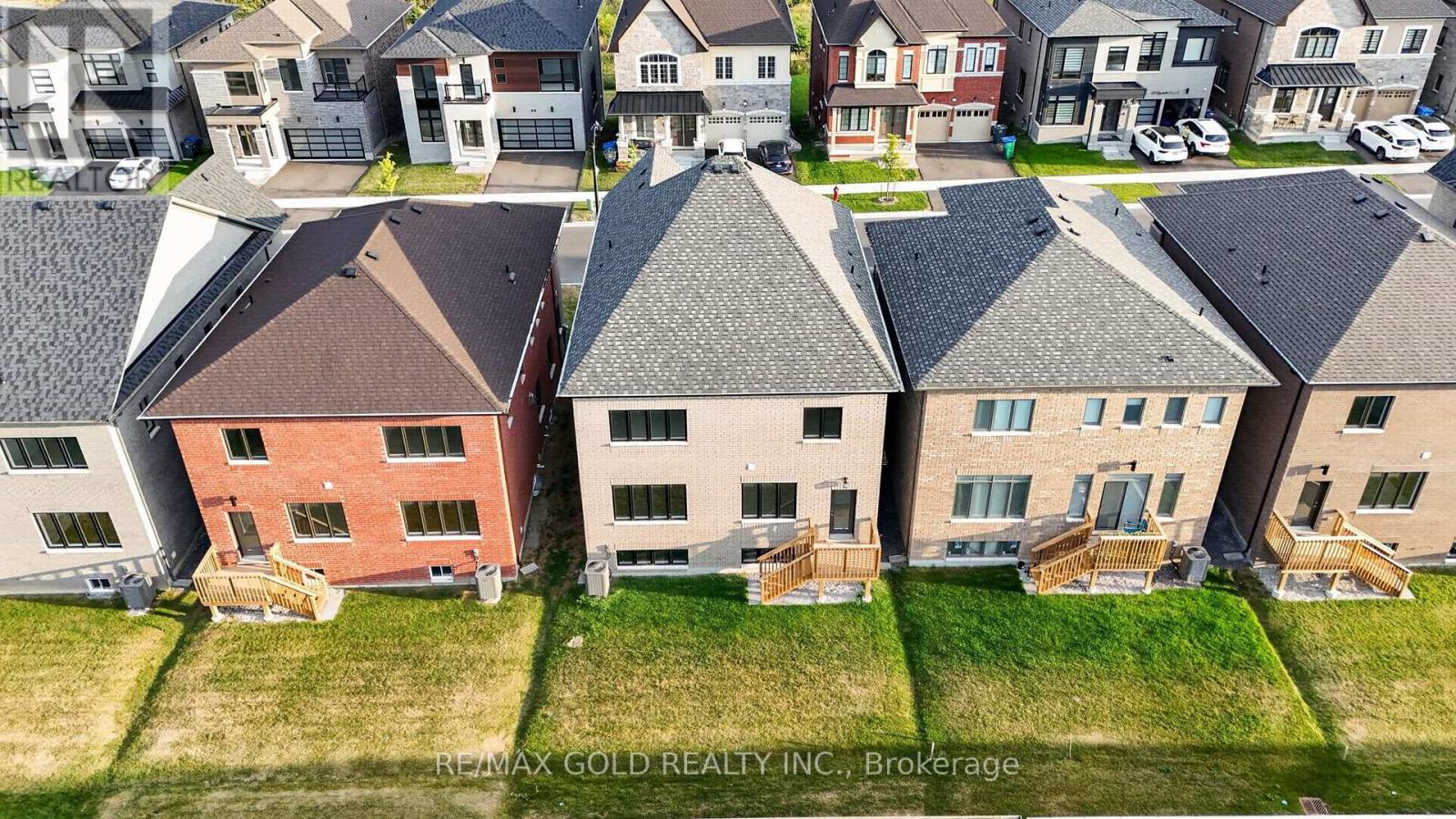 11 KEYWORTH CRESCENT - 46
