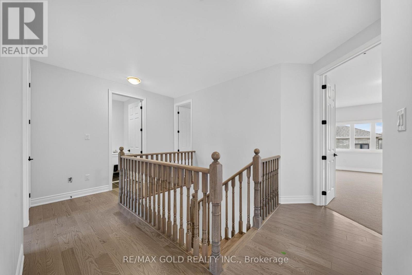 11 KEYWORTH CRESCENT - 24