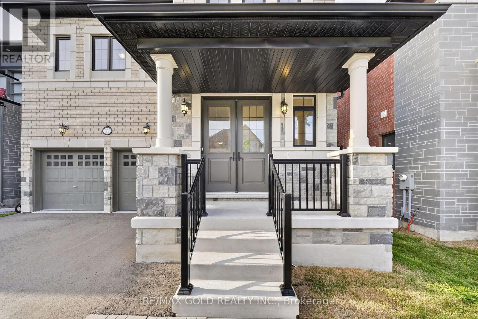 11 KEYWORTH CRESCENT - 4