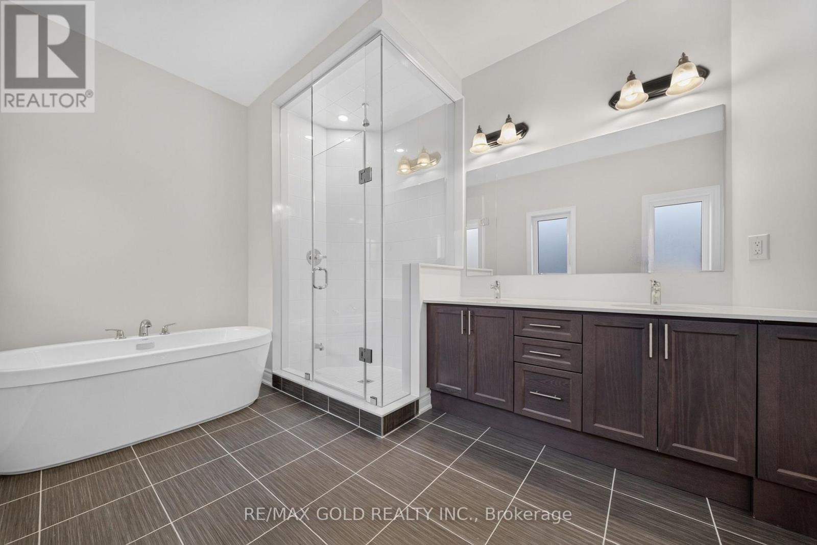 11 KEYWORTH CRESCENT - Image 31