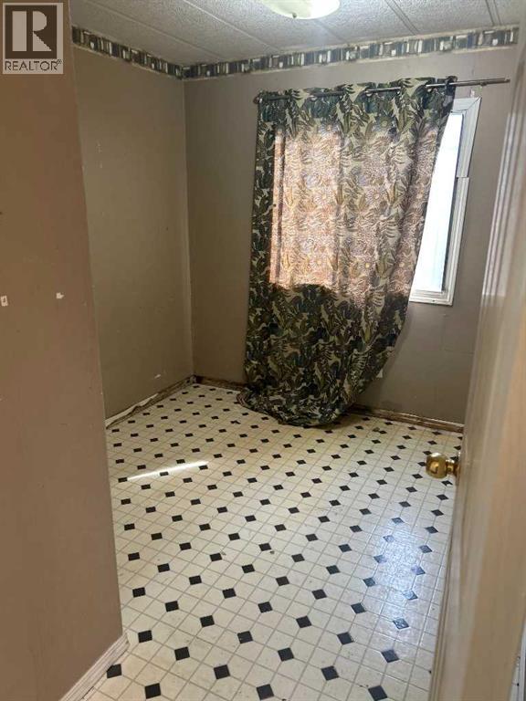 70 Manor Park Crescent E - 3