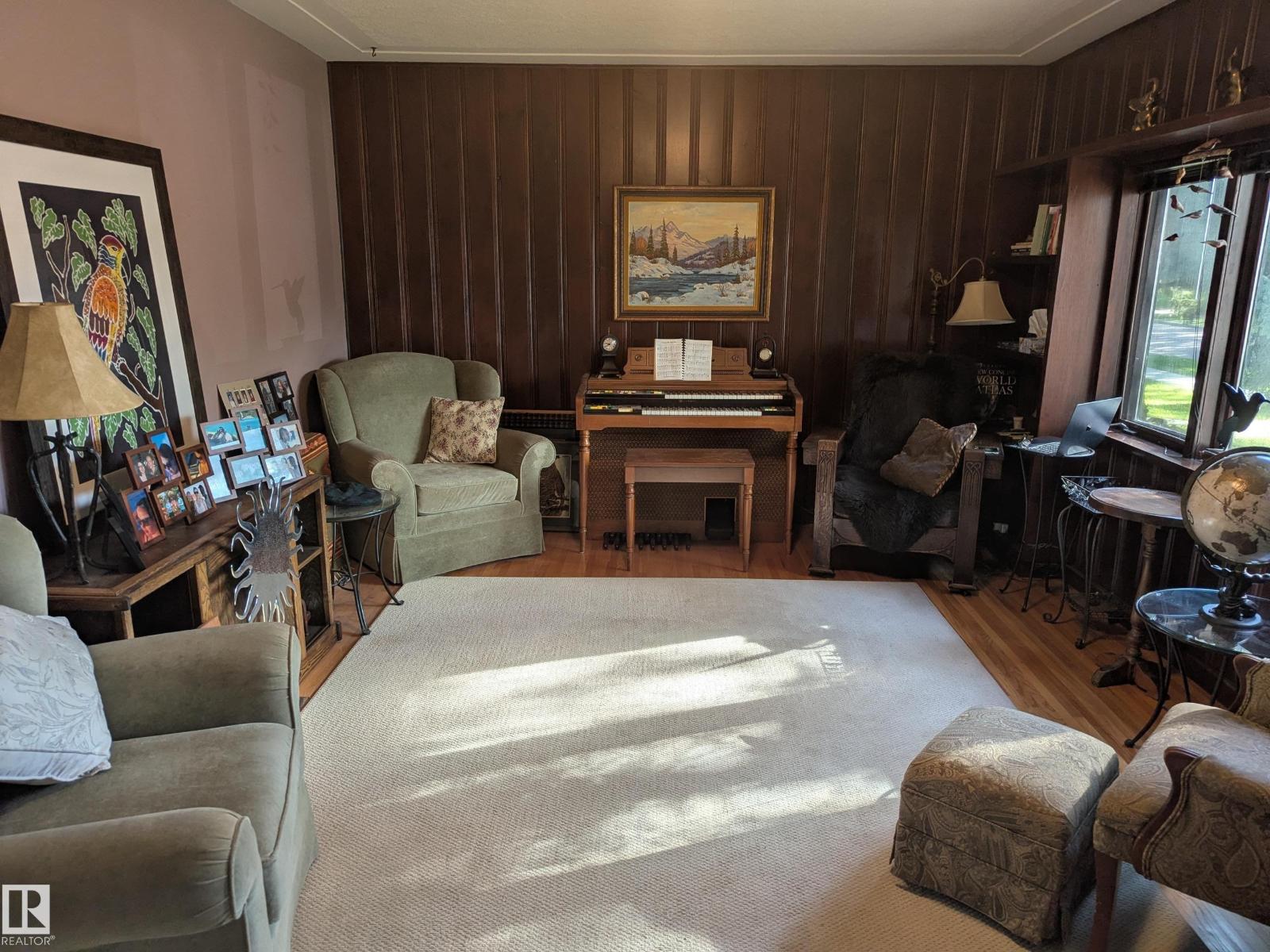 6551 112A ST NW - 2