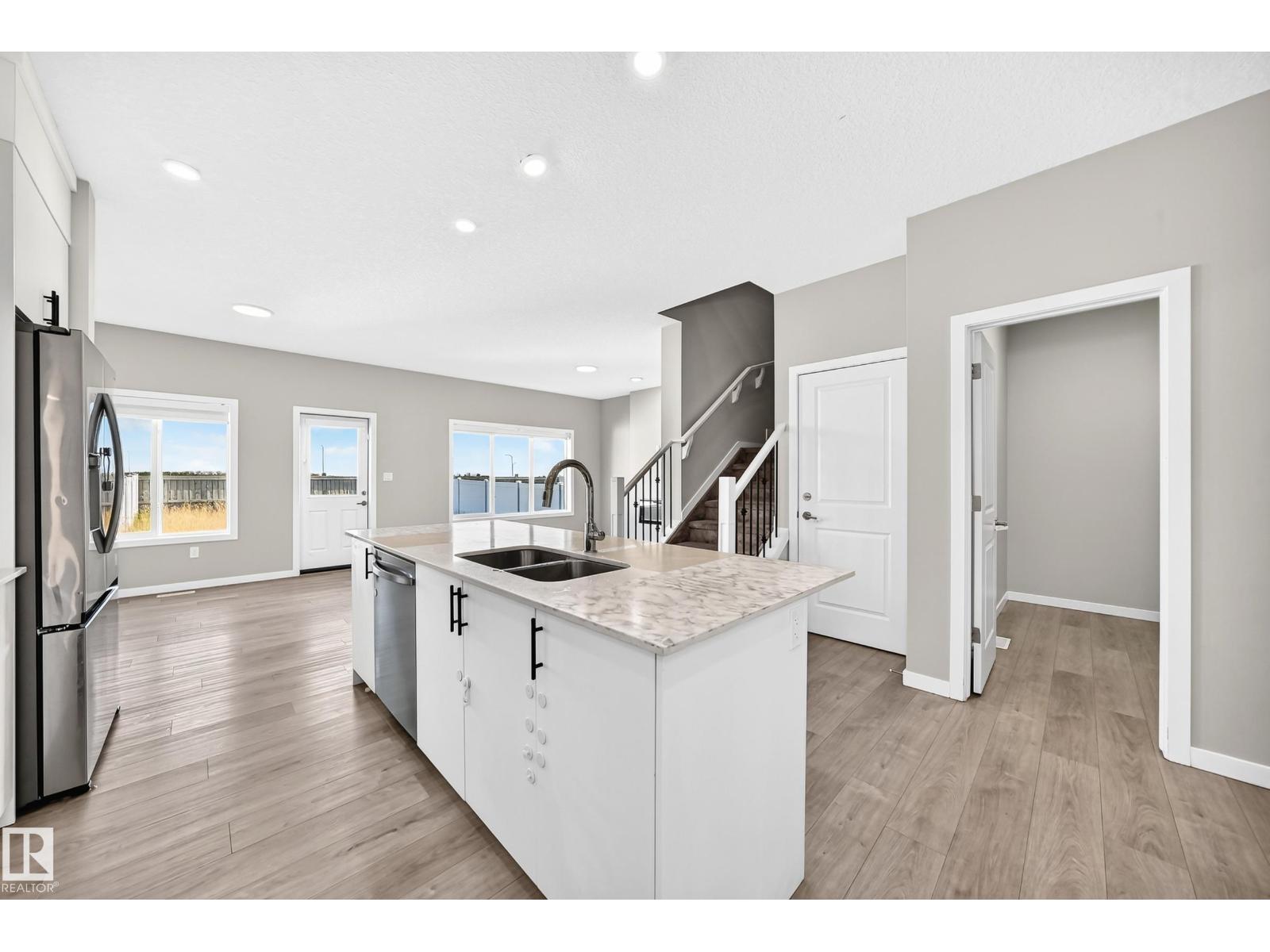 7056 182 AV NW - Image 11