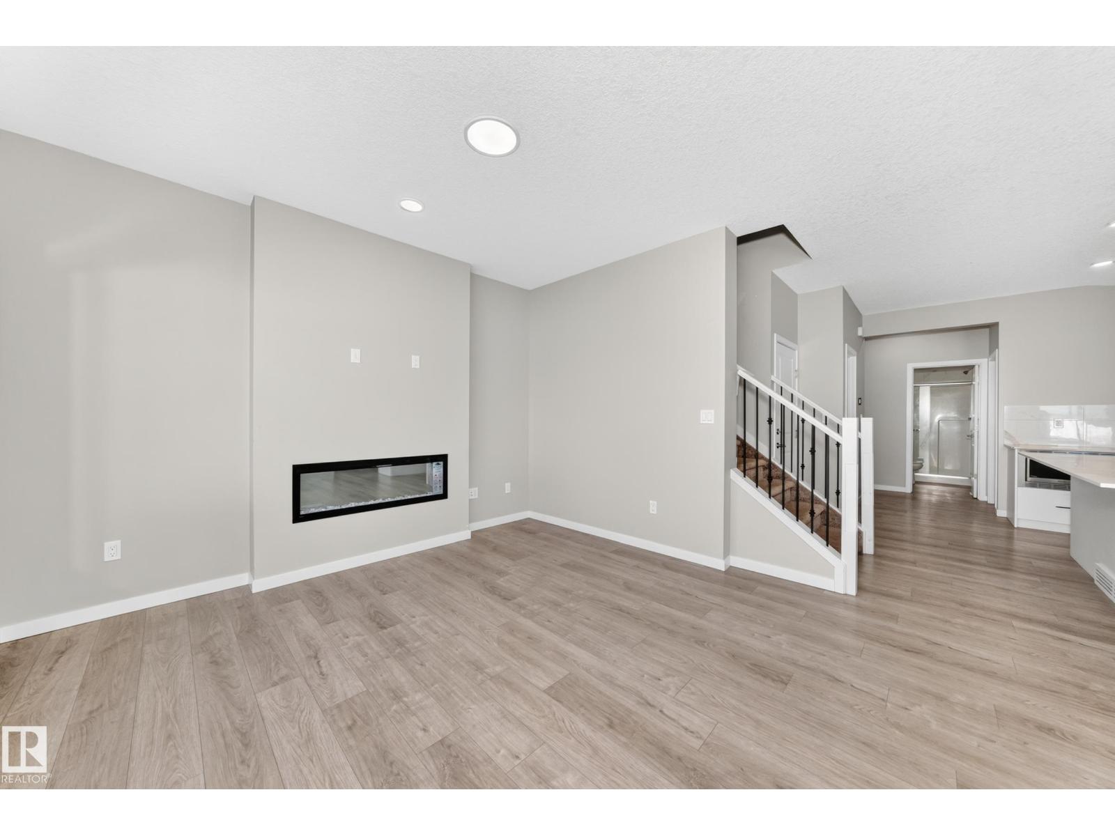 7056 182 AV NW - 15