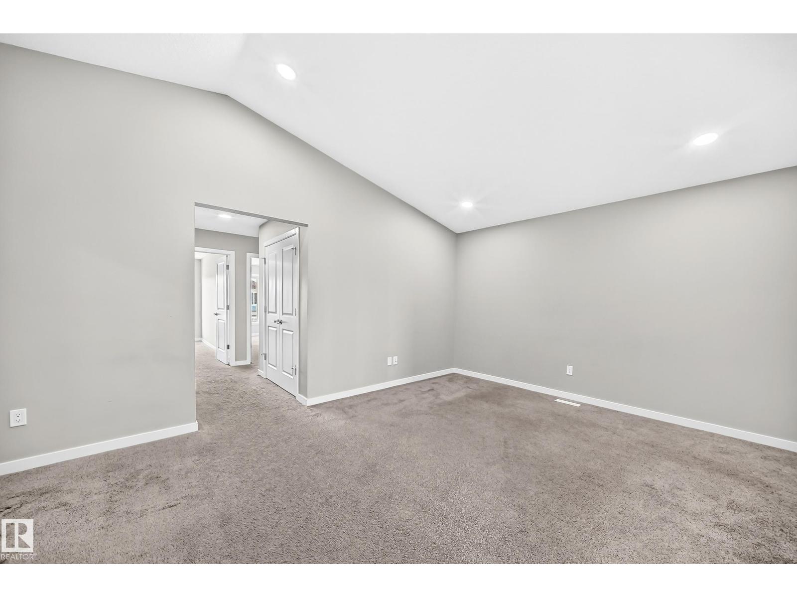7056 182 AV NW - Image 45