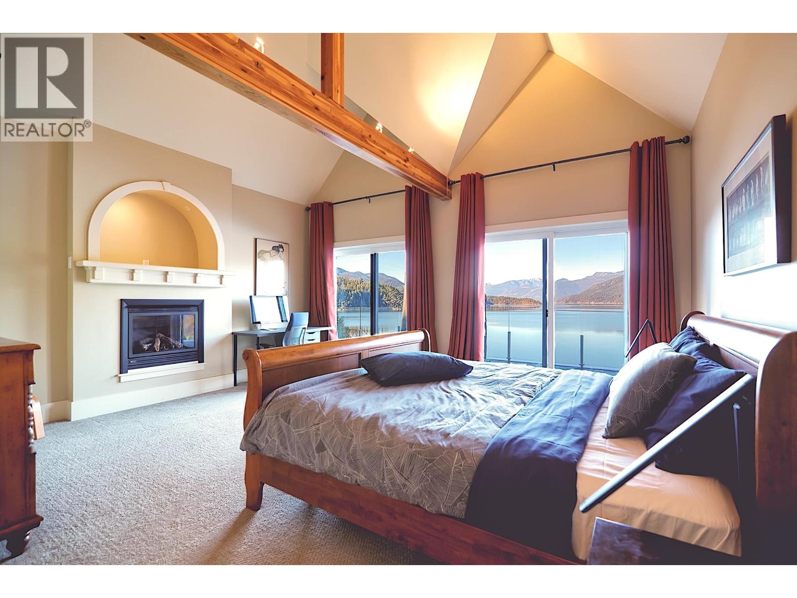 6560 N GALE AVENUE, Sechelt