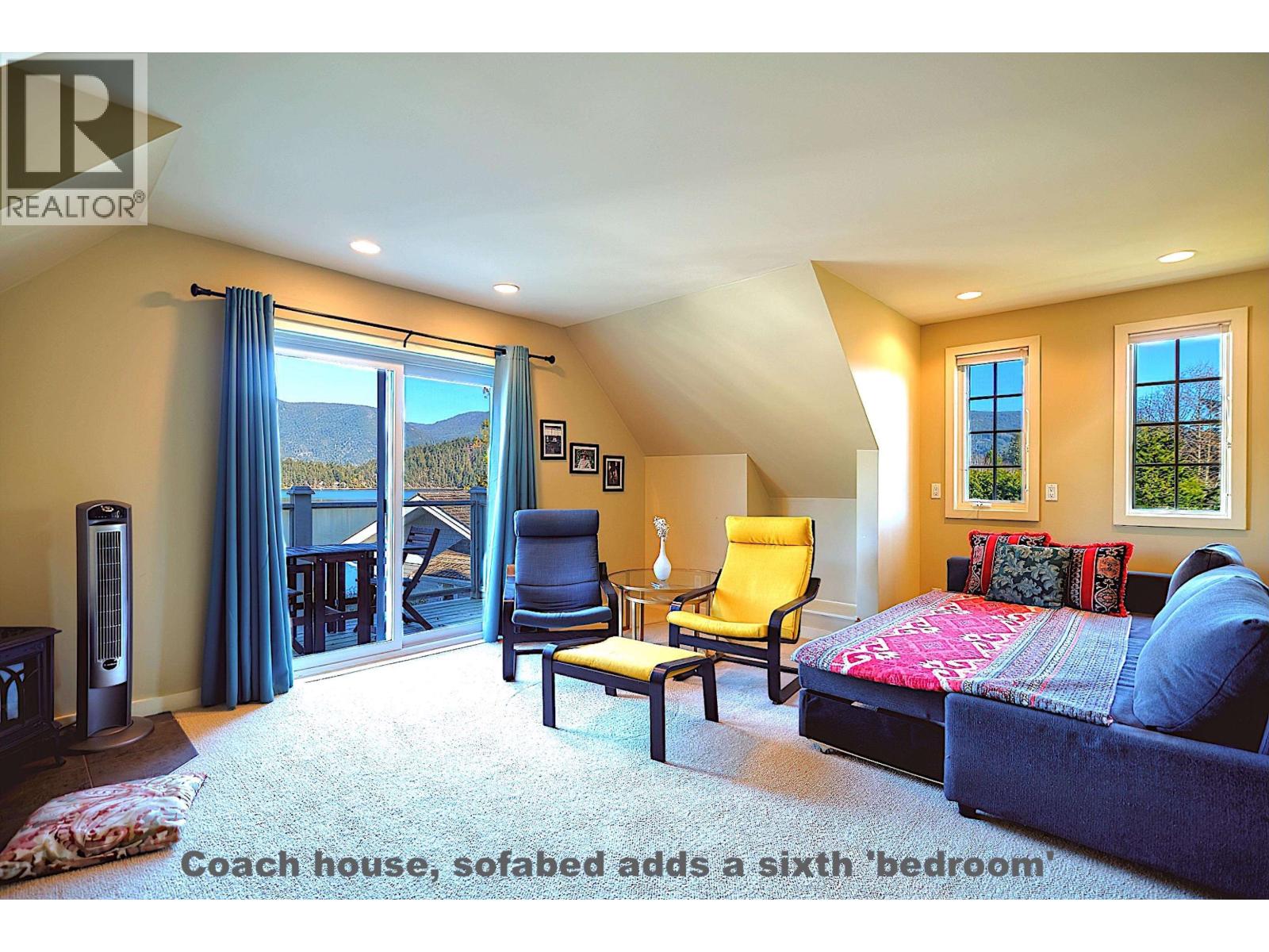 6560 N GALE AVENUE, Sechelt