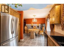 Dining room - 218 Macaulay Street E, Hamilton, ON L8L3X8 Photo 13