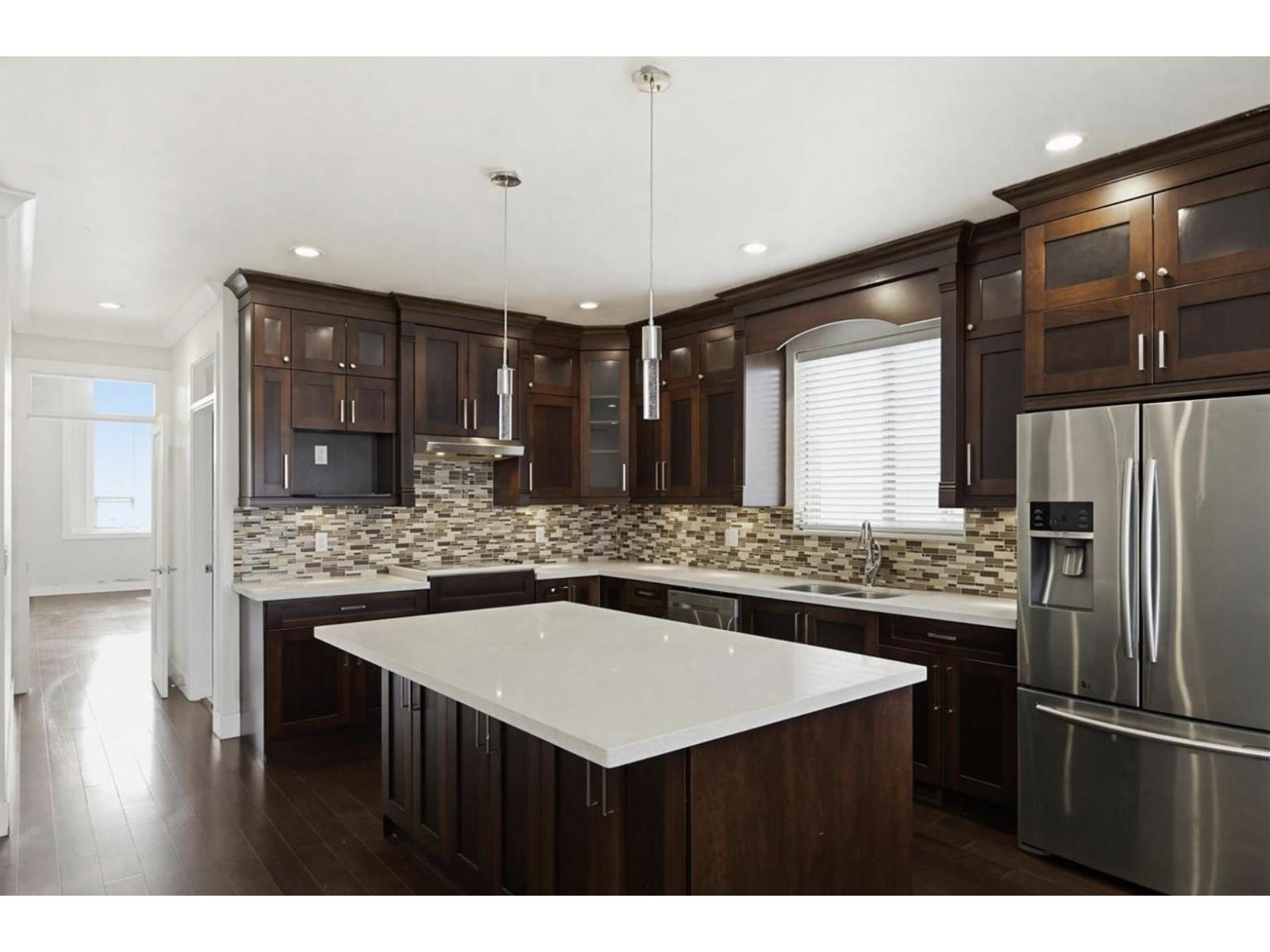 32141 HILLCREST AVENUE, Mission