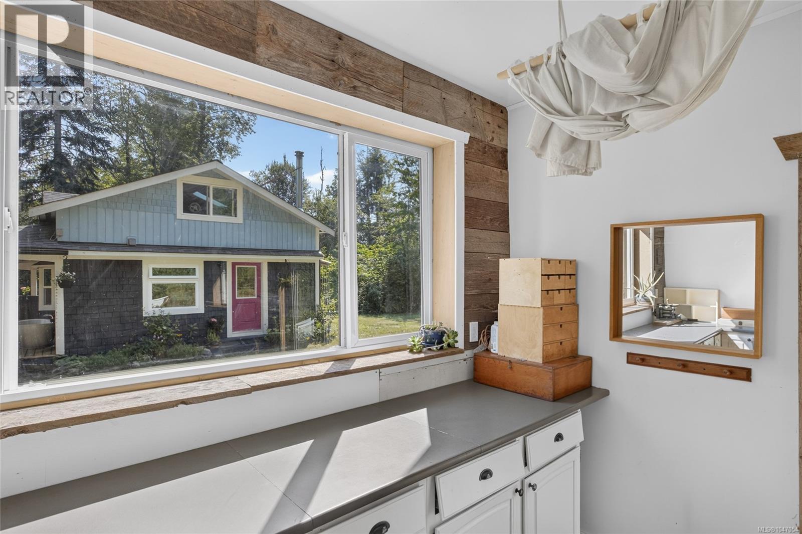 6565/6553 Fitzgerald Rd - Image 76