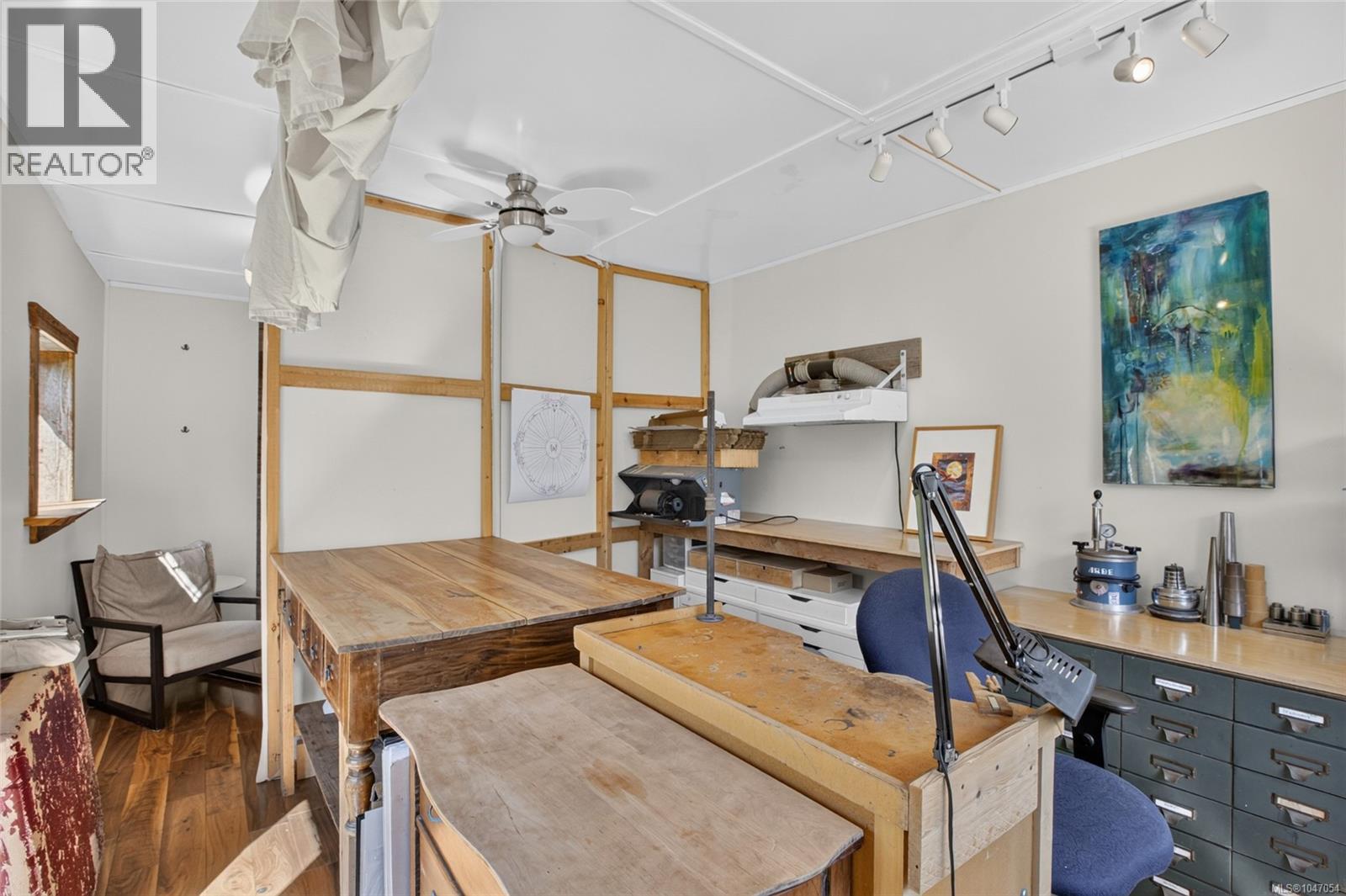 6565/6553 Fitzgerald Rd - 75