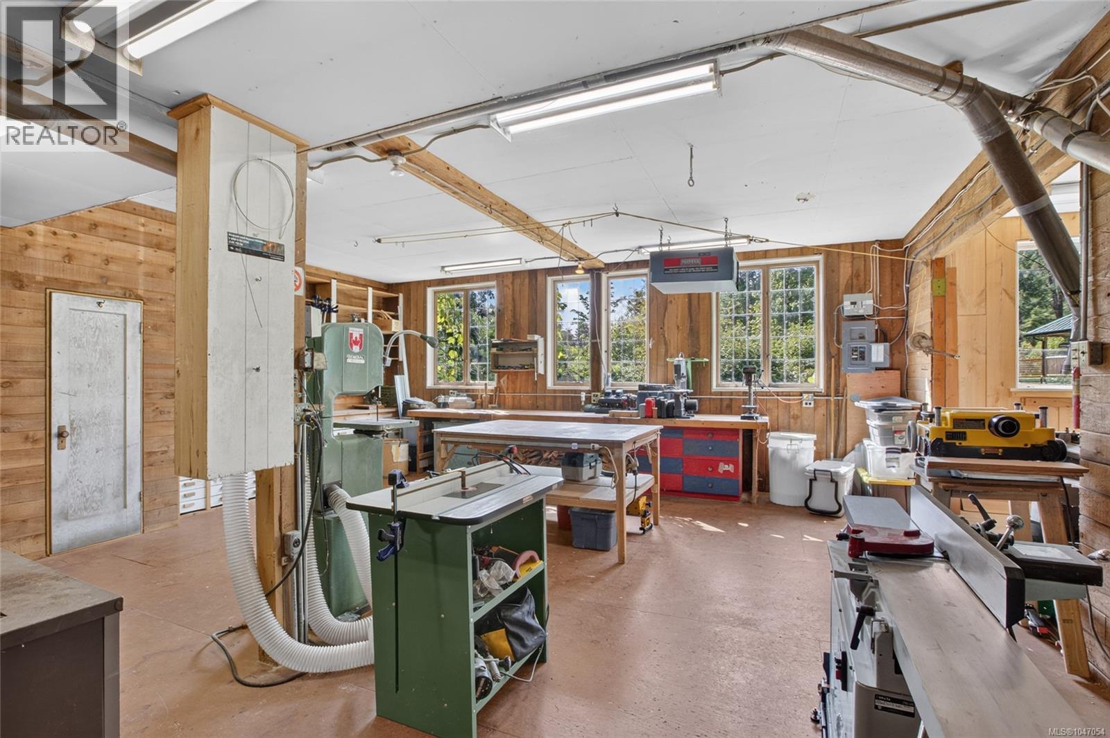 6565/6553 Fitzgerald Rd - Image 79