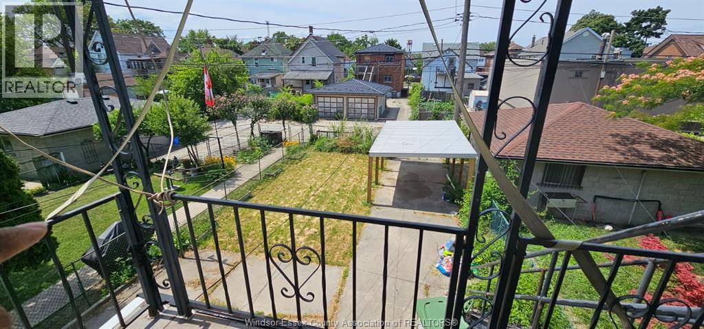 #UPPER 693 BRUCE Avenue, Windsor, Ontario, N9A4X3, Windsor, Ontario — photo 4 of 5