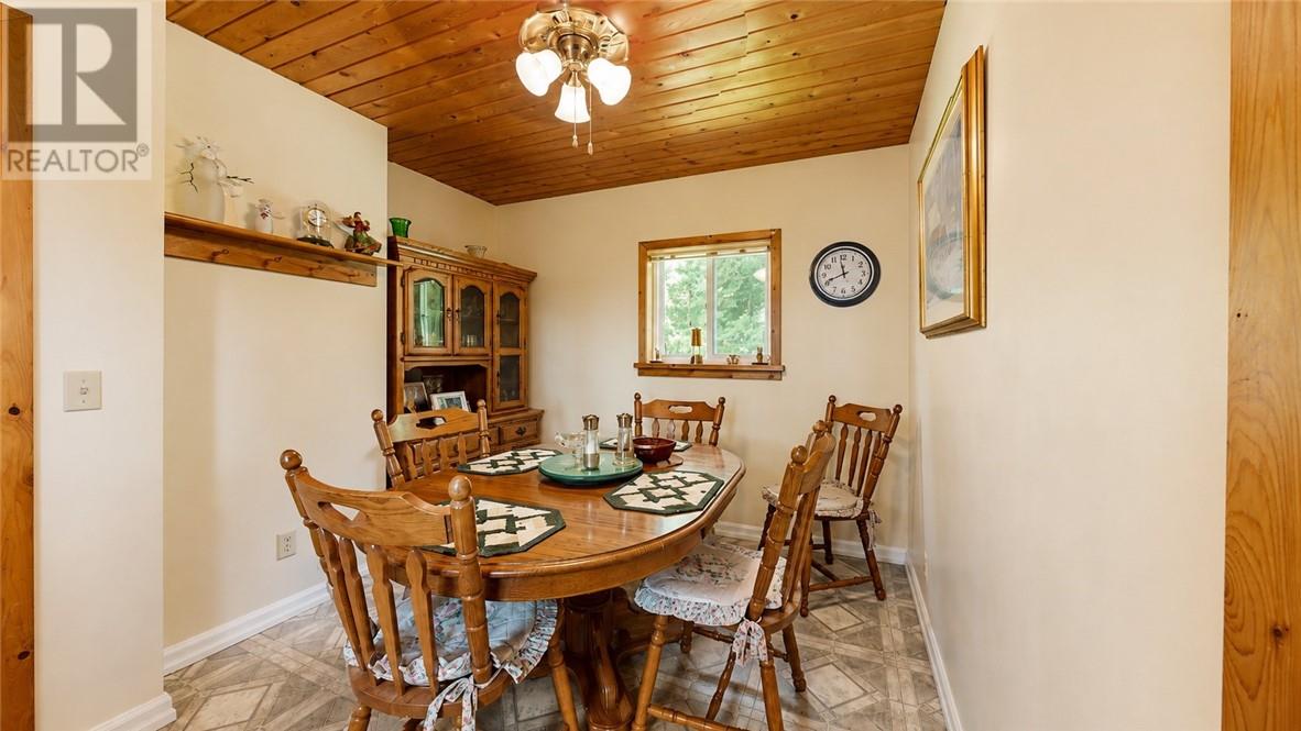 27 Peacock Trail - Image 63