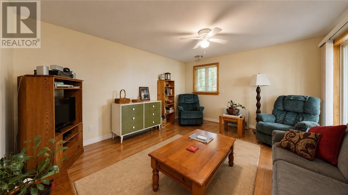 27 Peacock Trail - Image 77