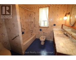 9 Benalto Road, Toronto, ON M6A2R7 Photo 15
