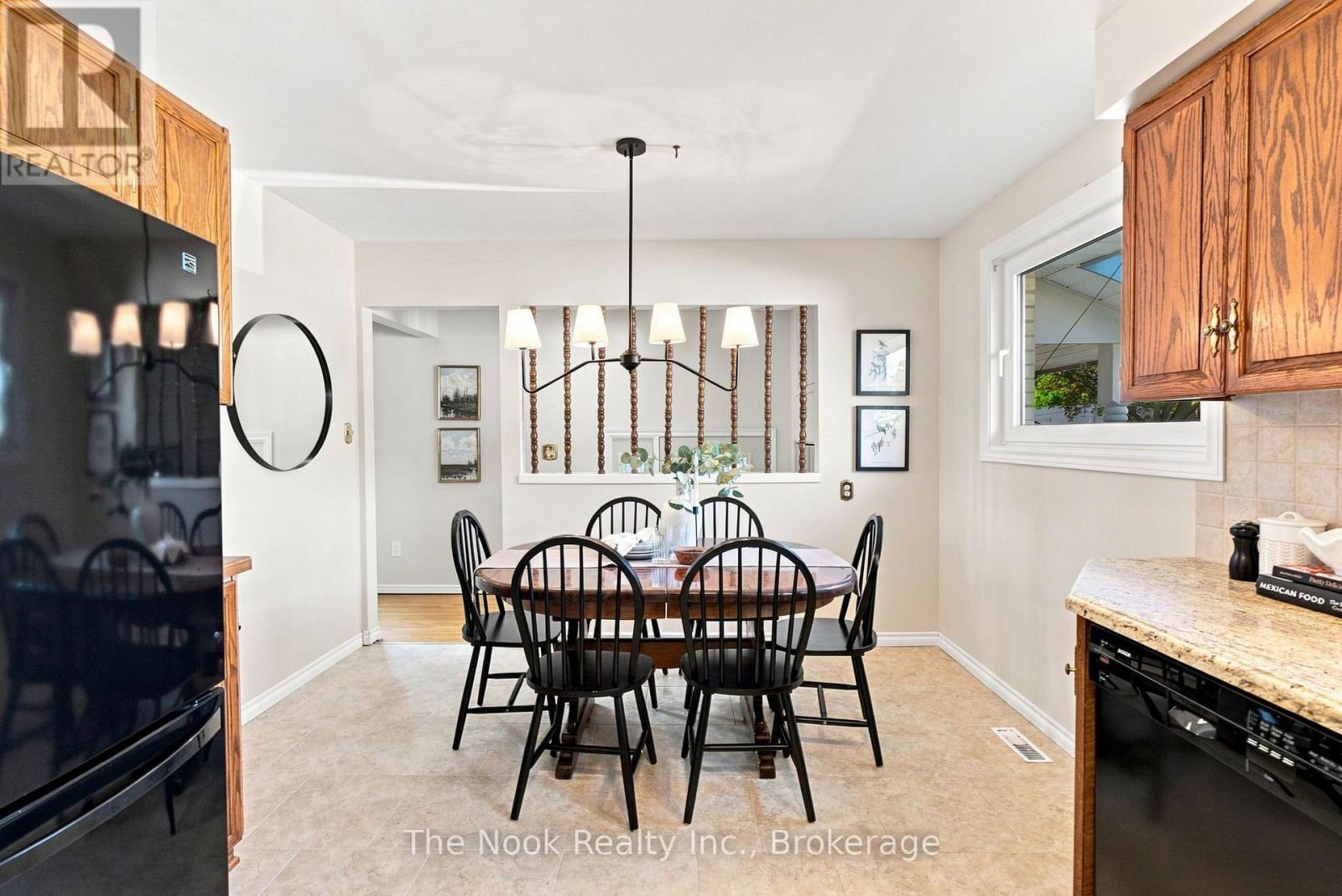 274 LABRADOR DRIVE - 13