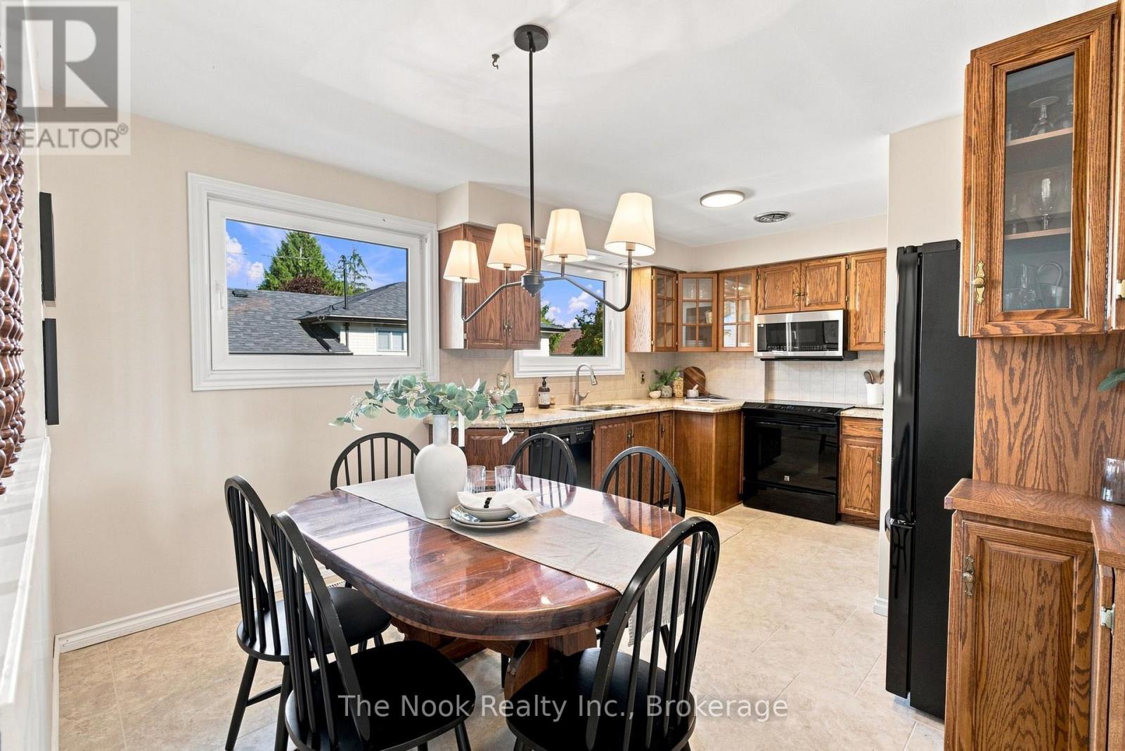 274 LABRADOR DRIVE - Image 17