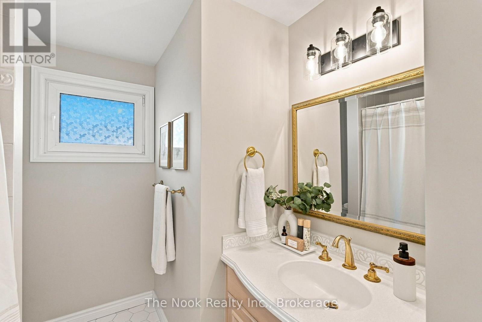 274 LABRADOR DRIVE - Image 23
