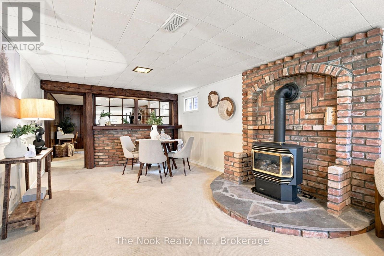 274 LABRADOR DRIVE - 30