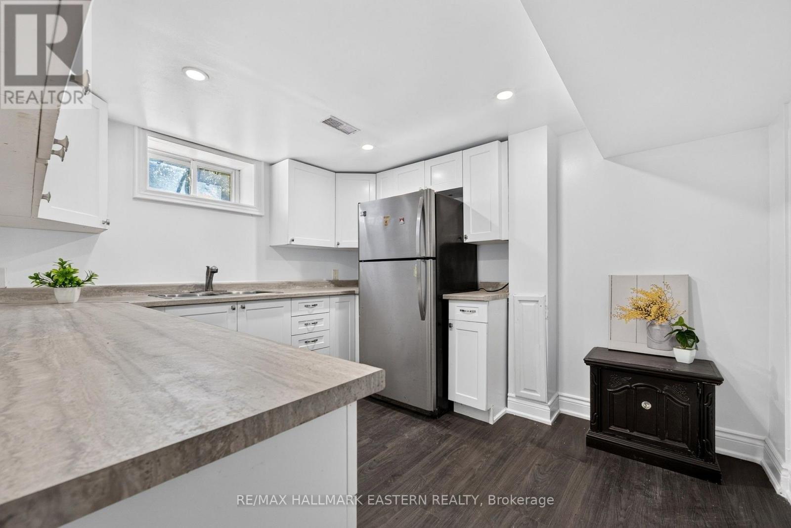 754 CRAWFORD PLACE - Image 35