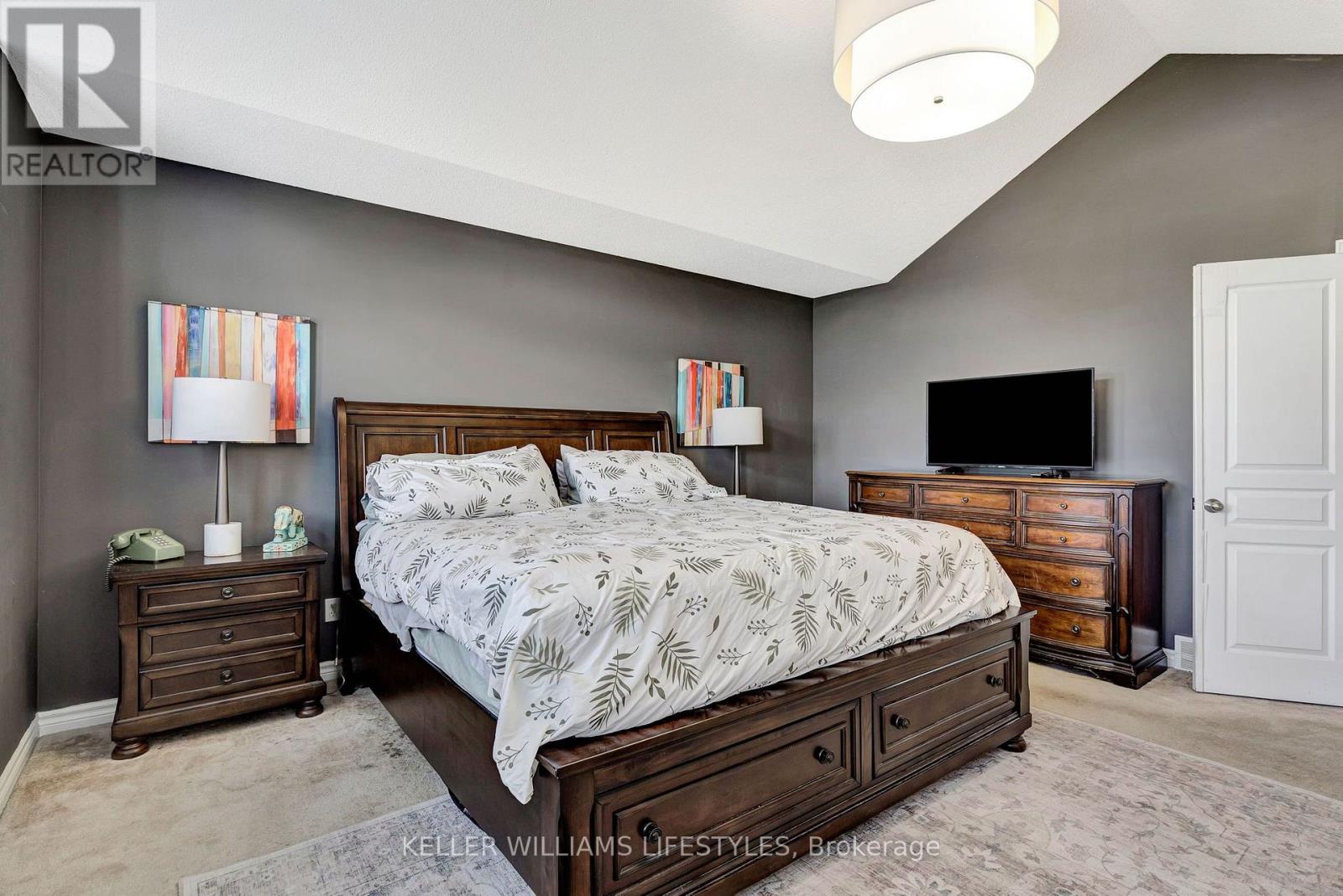 1726 ENNISMORE CRESCENT - 22