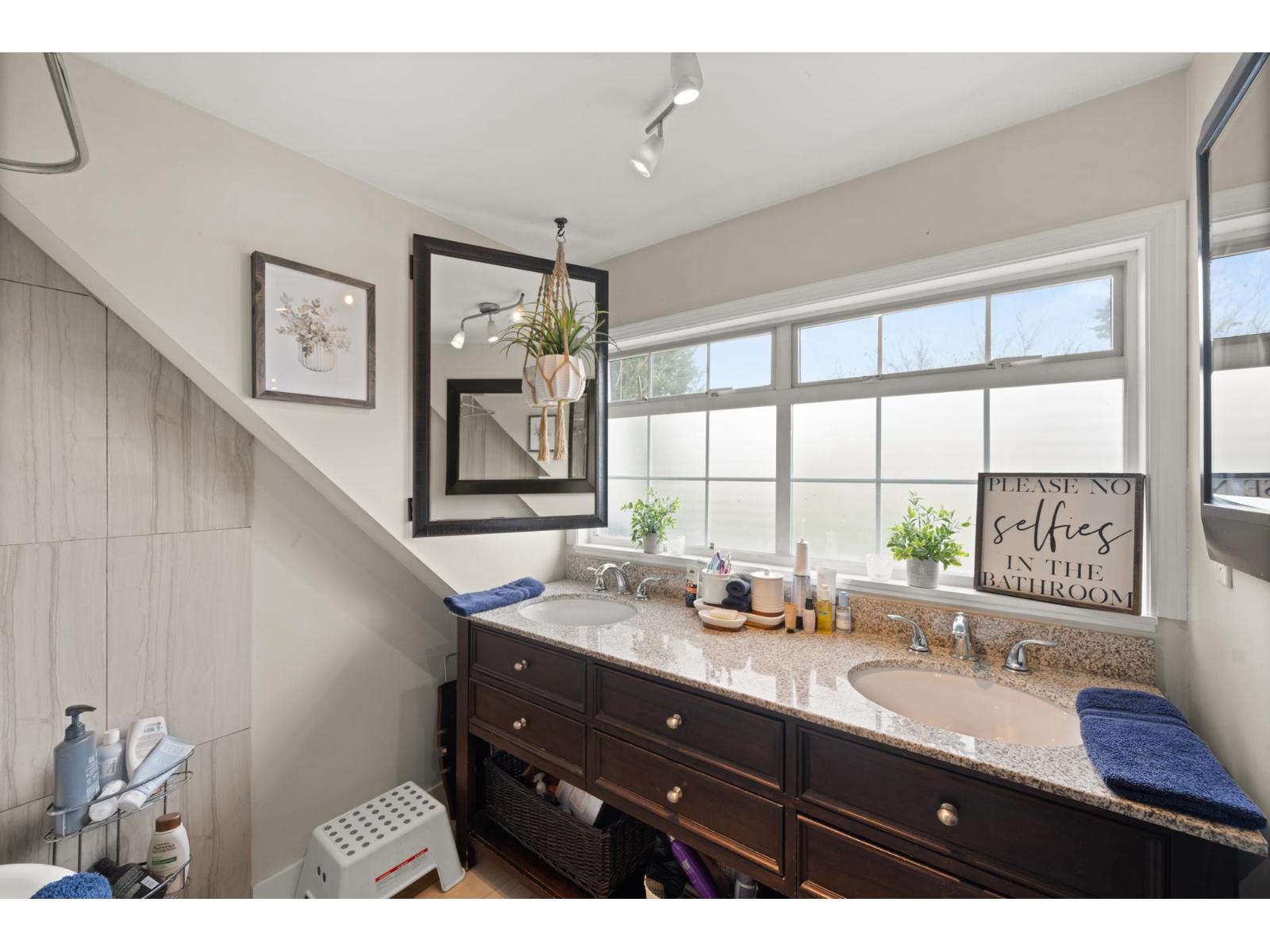 24244 60 AVENUE, Langley