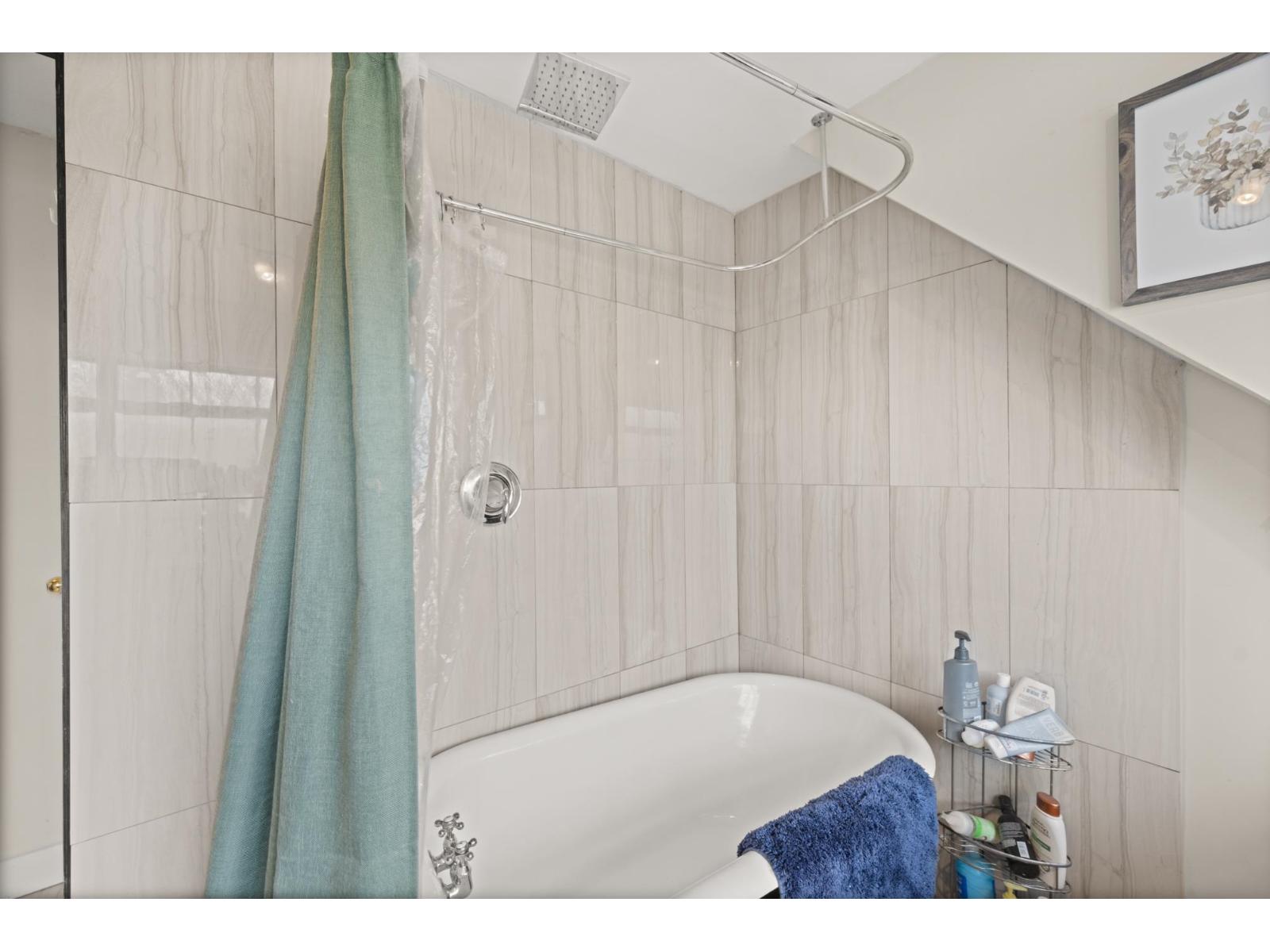 24244 60 AVENUE, Langley