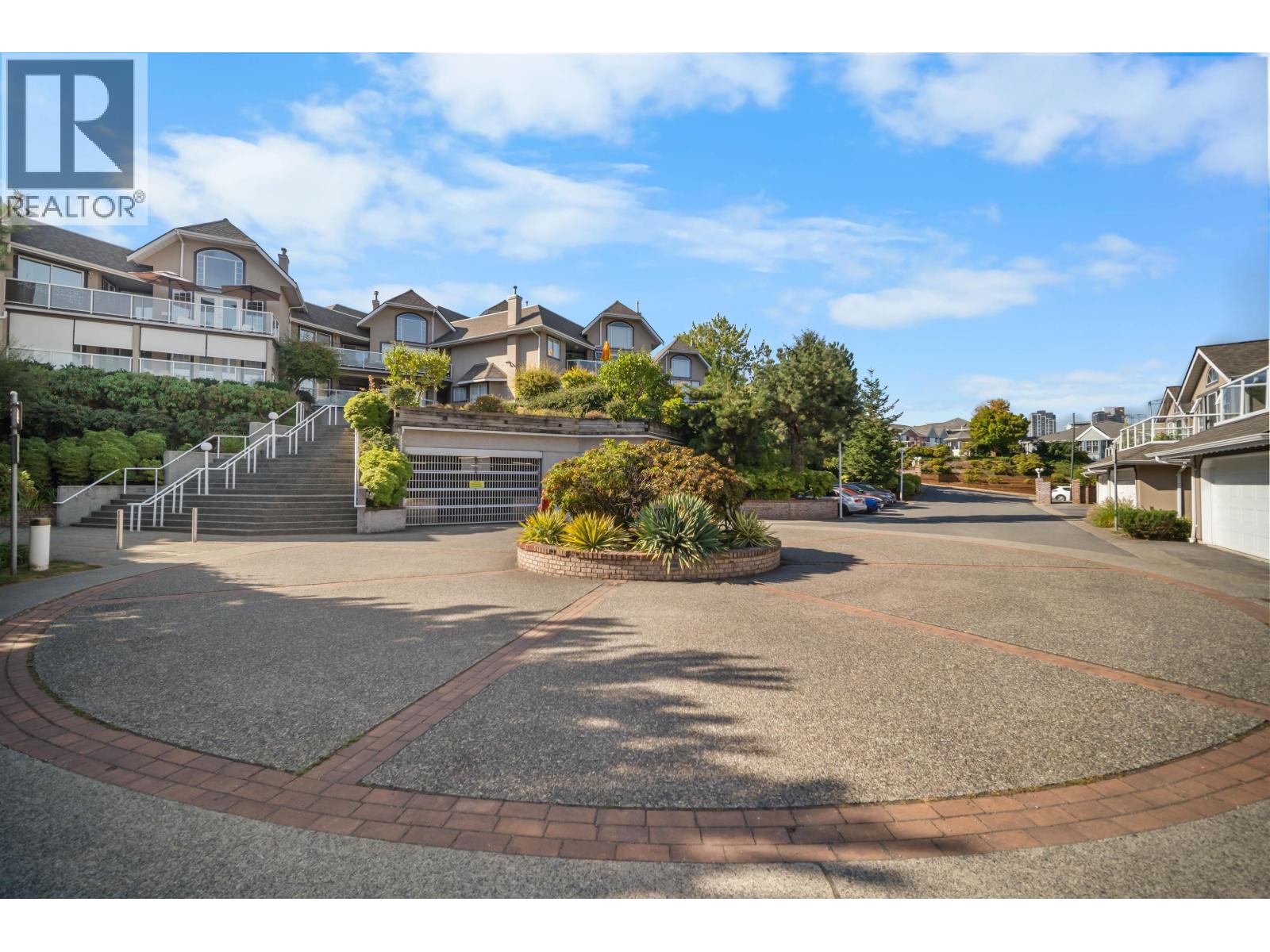 504 25 RICHMOND STREET, New Westminster