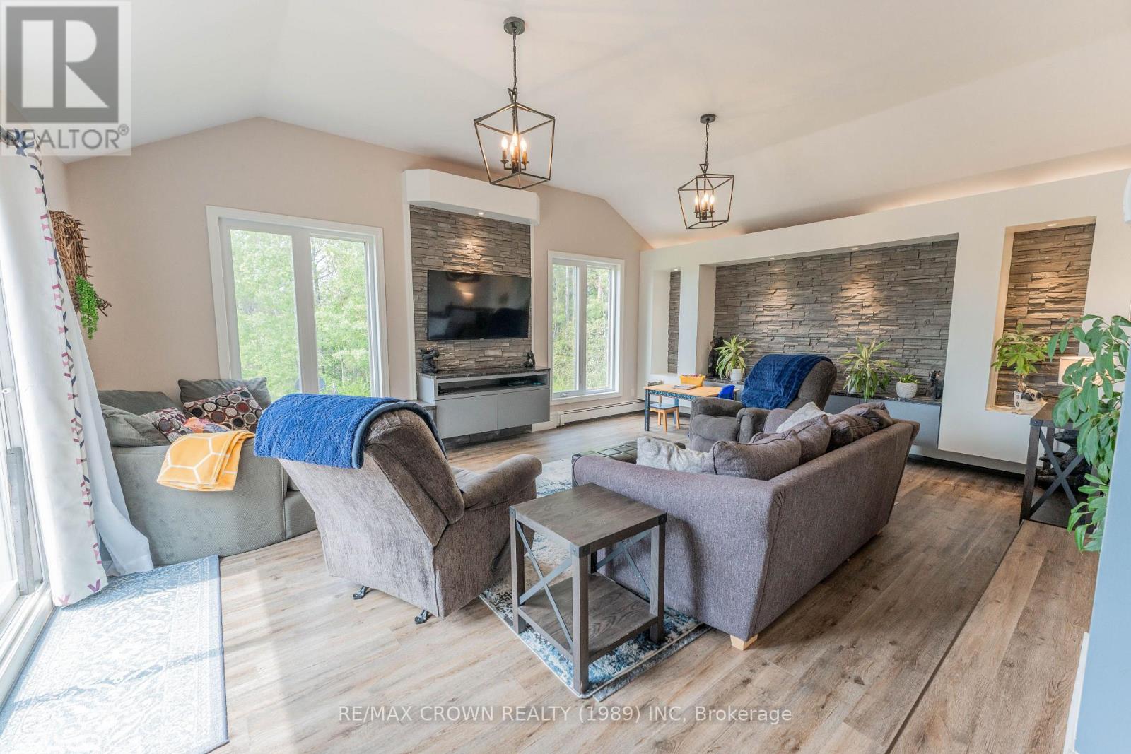 64 KIMBERLY DRIVE - Image 17