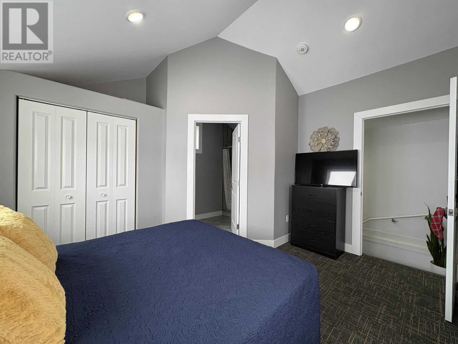 1026 Third ST E - 27