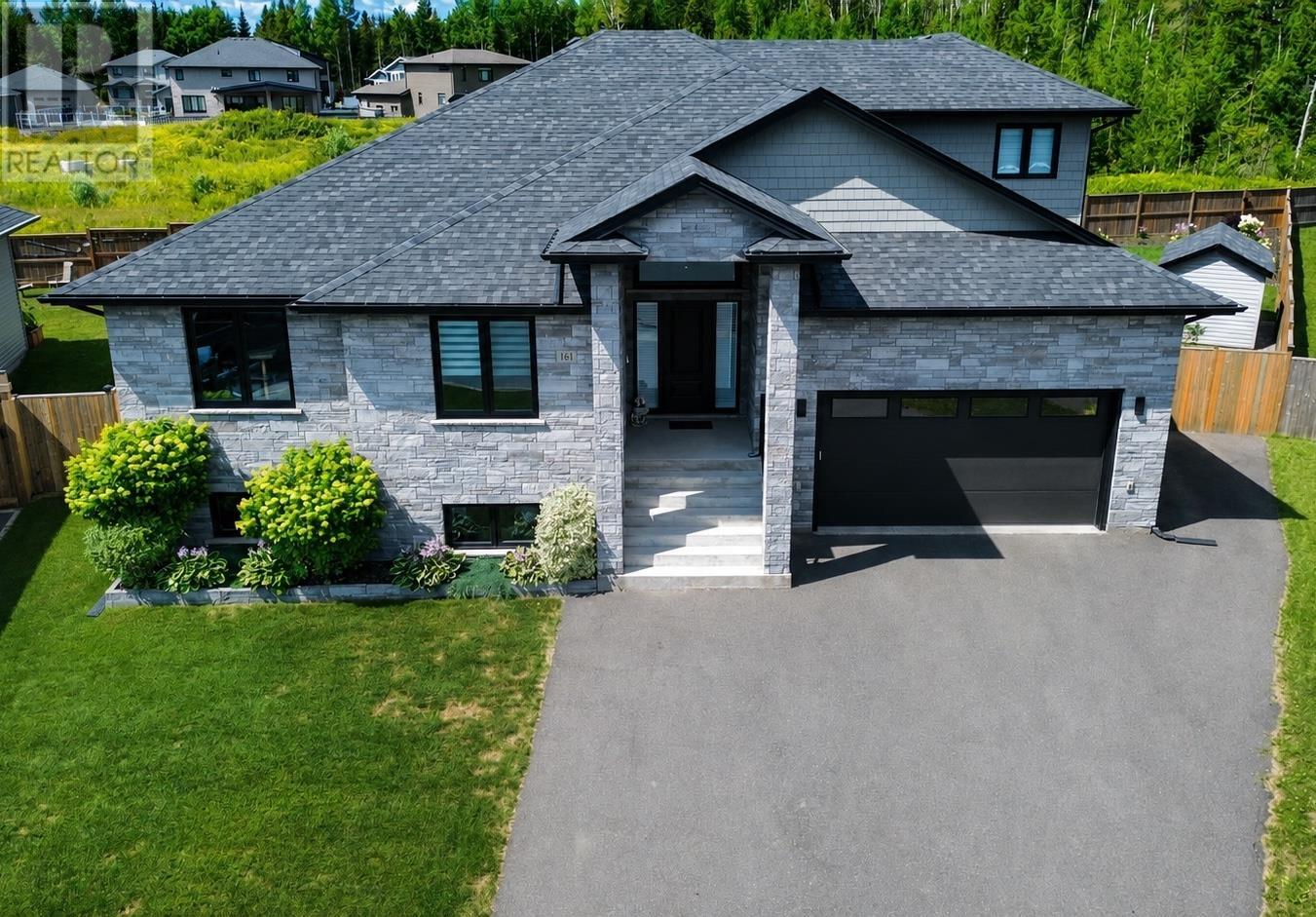 161 Dogwood CRES - 1