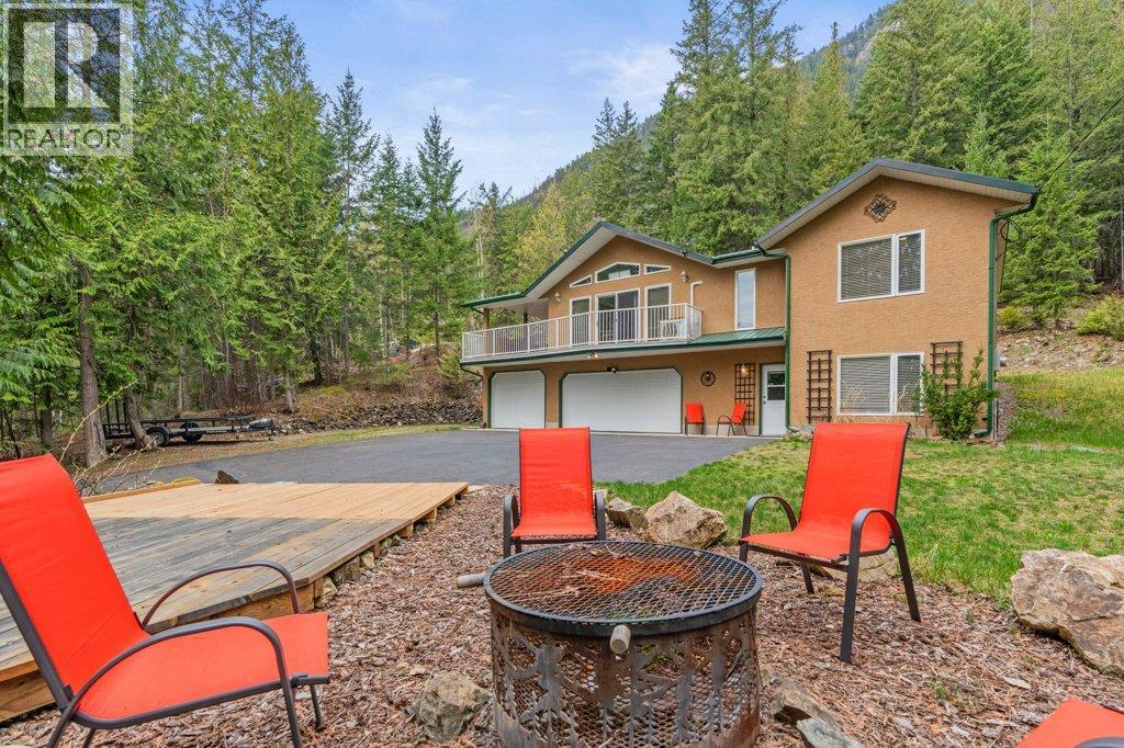 12 Old Town Road, Sicamous