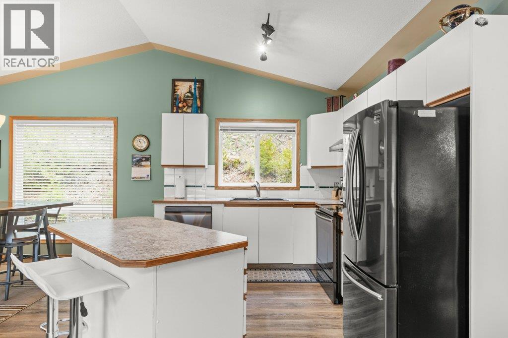12 Old Town Road, Sicamous