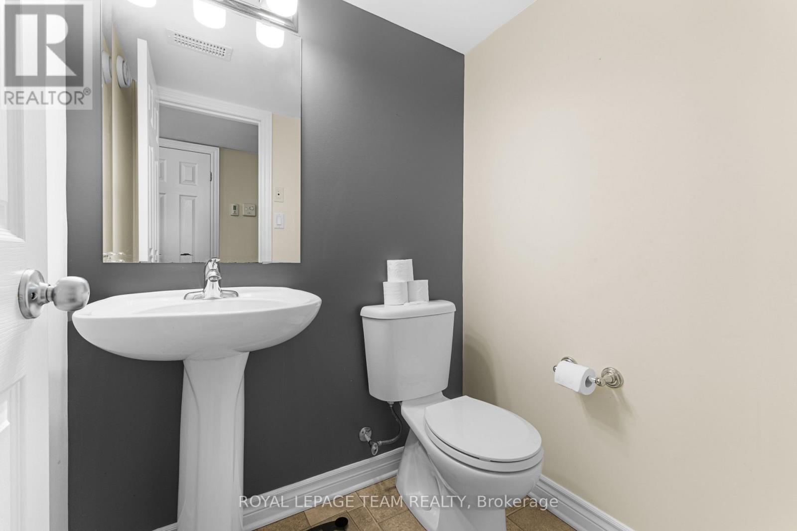 #6 313 CRESTHAVEN DRIVE - Image 15