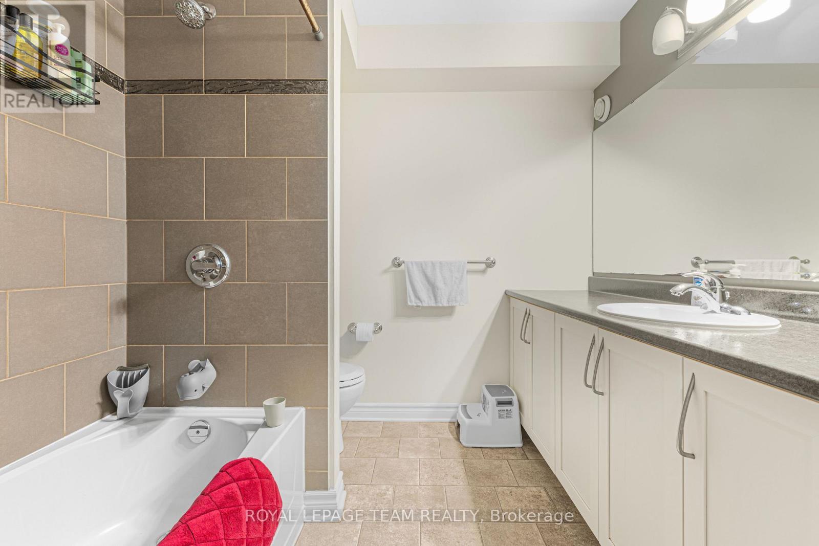 #6 313 CRESTHAVEN DRIVE - Image 18