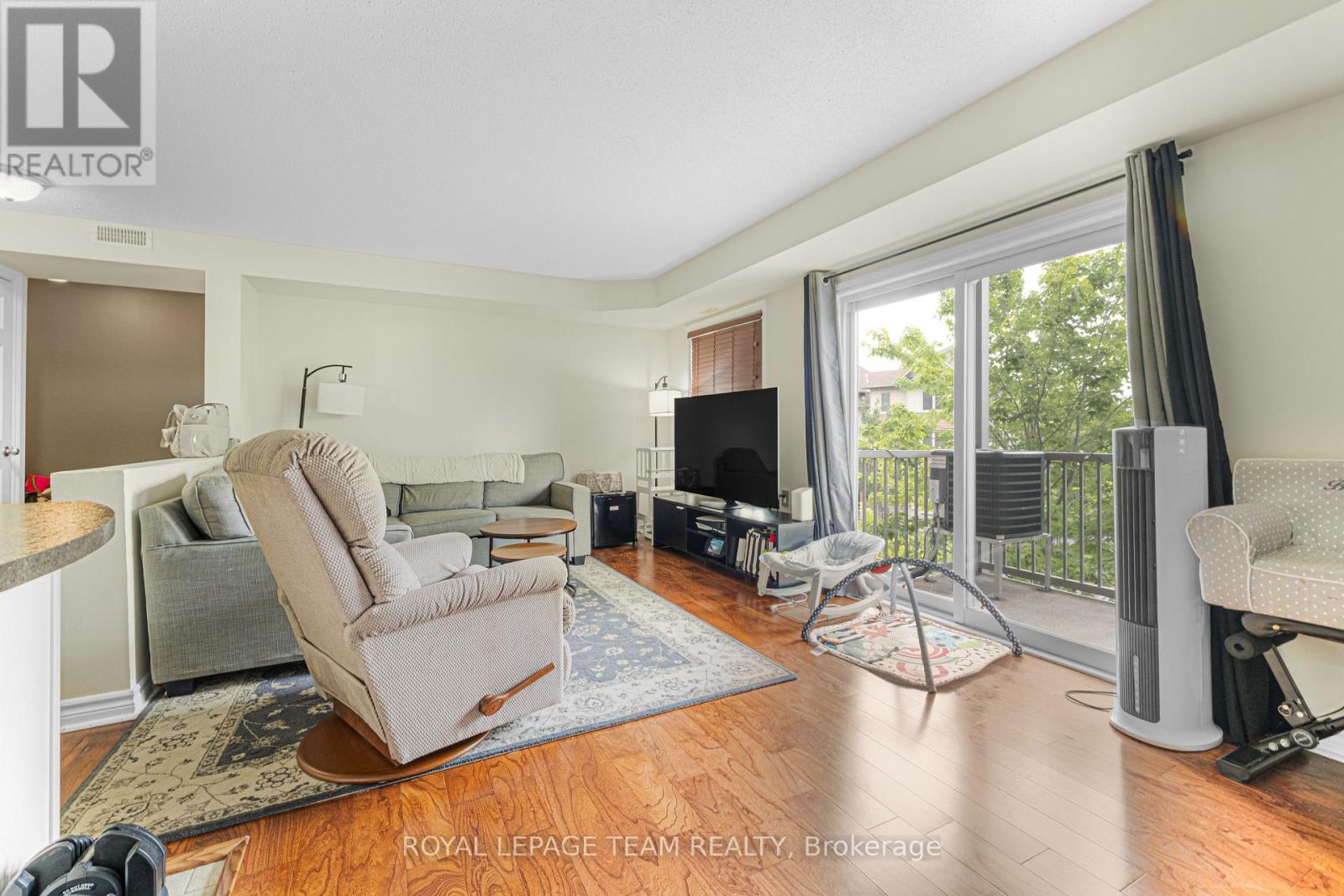 #6 313 CRESTHAVEN DRIVE - Image 9
