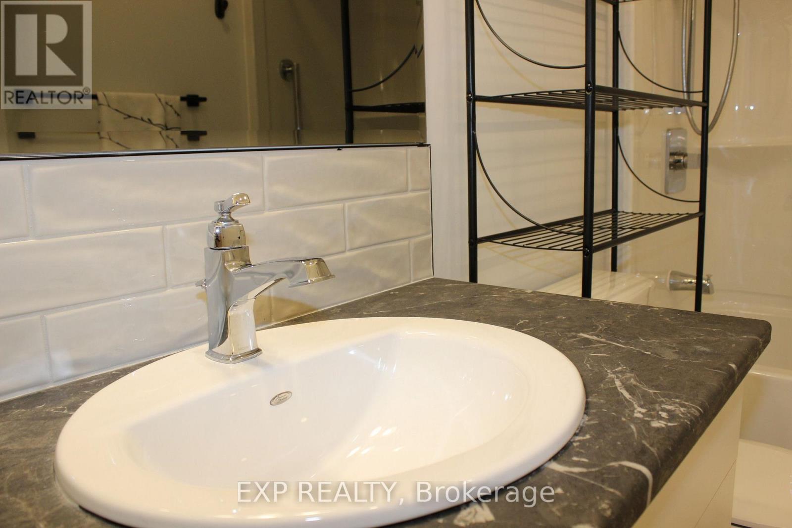 9 KENT STREET - Image 8