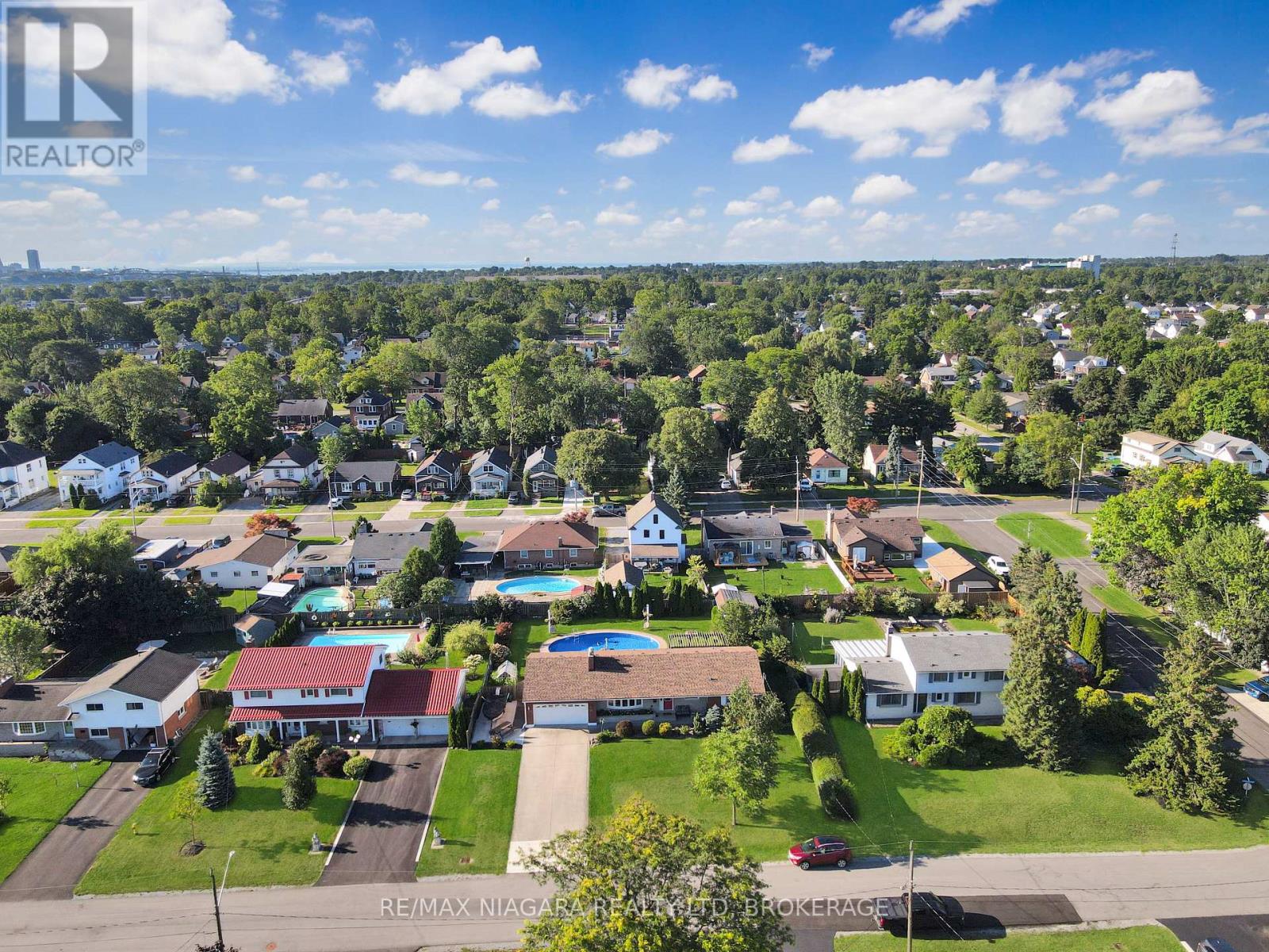 27 LINDBERGH DRIVE - 37